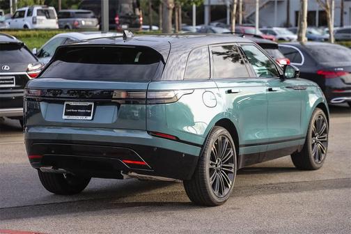 2026 Land Rover Range Rover Velar P250 SE R-Dynamic