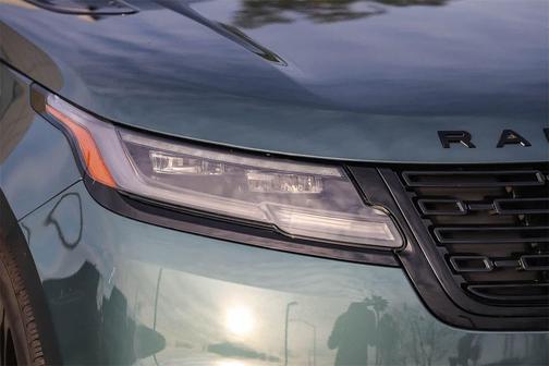 2026 Land Rover Range Rover Velar P250 SE R-Dynamic