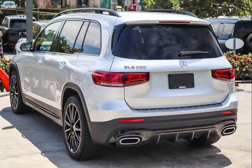 Iridium Silver Metallic 2023 Mercedes-Benz GLB 250 Base