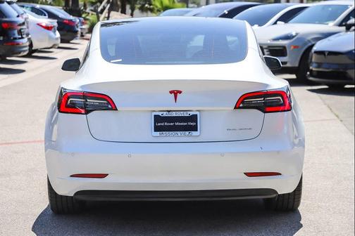 Pearl White Multi-Coat 2022 Tesla Model 3 Long Range