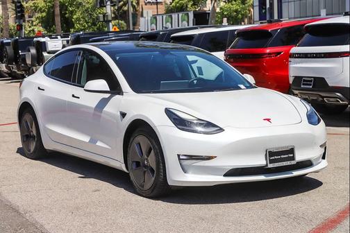 Pearl White Multi-Coat 2022 Tesla Model 3 Long Range