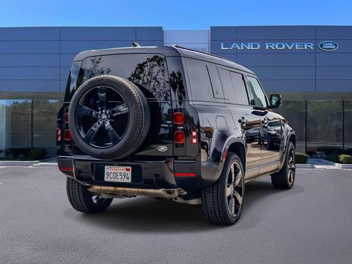 2023 Land Rover Defender 110 SE