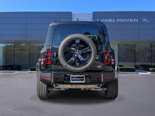 2023 Land Rover Defender 110 SE
