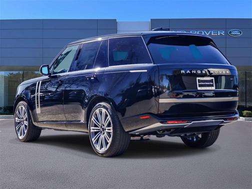 2026 Land Rover Range Rover P530 SE