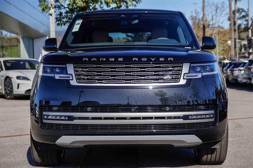 2026 Land Rover Range Rover P530 SE