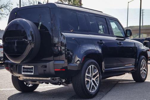 2026 Land Rover Defender P400 X-Dynamic SE