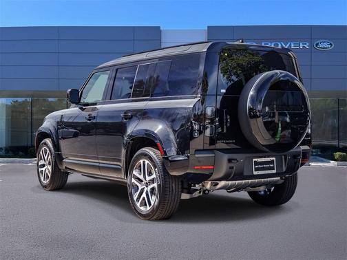 2026 Land Rover Defender P400 X-Dynamic SE