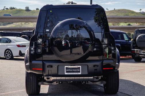 2026 Land Rover Defender P400 X-Dynamic SE