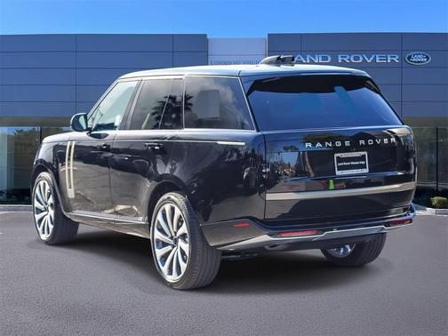 2026 Land Rover Range Rover P400 SE