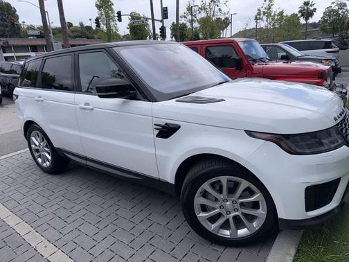 White 2018 Land Rover Range Rover Sport SE