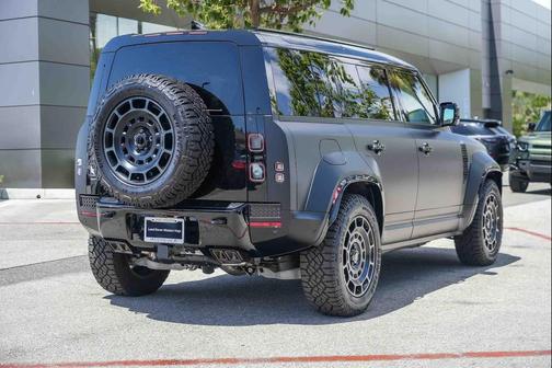 Narvik Black 2026 Land Rover Defender P635 OCTA Black