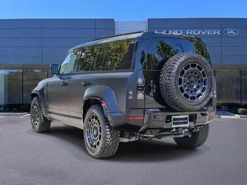 Narvik Black 2026 Land Rover Defender P635 OCTA Black