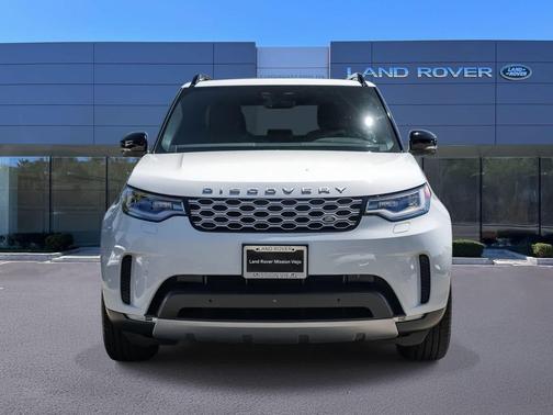 Fuji White 2025 Land Rover Discovery P300 S