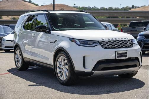 Fuji White 2025 Land Rover Discovery P300 S