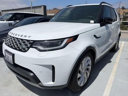 Fuji White 2025 Land Rover Discovery P300 S