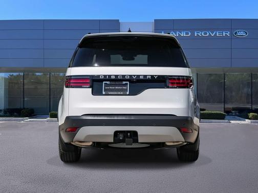 Fuji White 2025 Land Rover Discovery P300 S