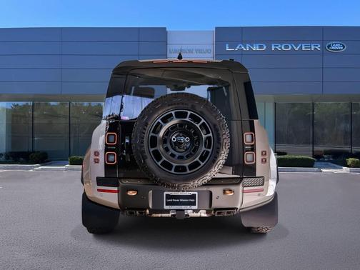 2026 Land Rover Defender P635 OCTA