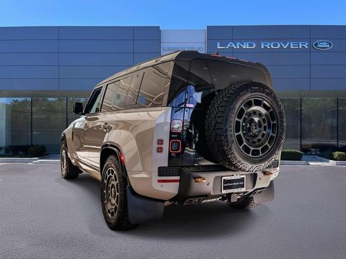 2026 Land Rover Defender P635 OCTA