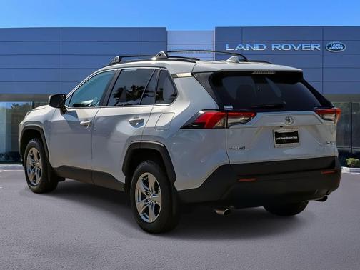 Ice Cap 2023 Toyota RAV4 XLE