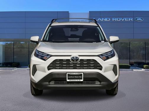 Ice Cap 2023 Toyota RAV4 XLE