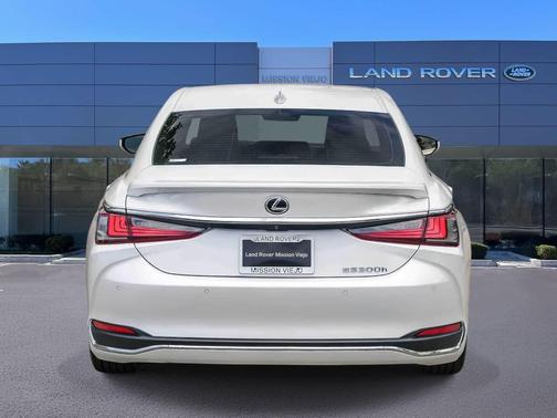 Eminent White Pearl 2024 Lexus ES 300h Base