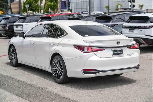 Eminent White Pearl 2024 Lexus ES 300h Base