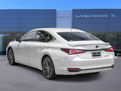 Eminent White Pearl 2024 Lexus ES 300h Base
