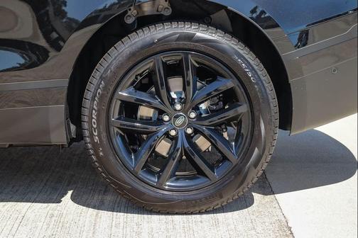 Santorini Black Metallic 2026 Land Rover Range Rover Velar P250 S