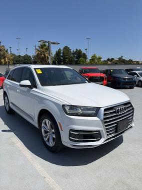 Glacier White Metallic 2019 Audi Q7 45 Premium