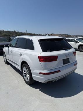 Glacier White Metallic 2019 Audi Q7 45 Premium