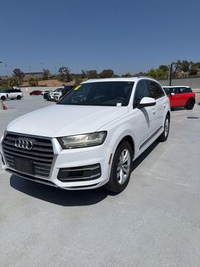 Glacier White Metallic 2019 Audi Q7 45 Premium