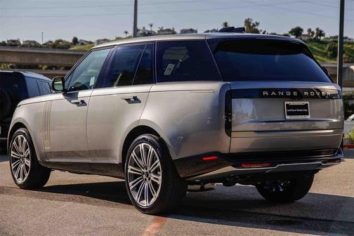 2026 Land Rover Range Rover P530 SE
