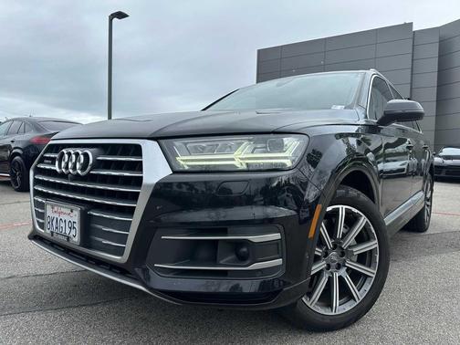 2019 Audi Q7 55 Premium Plus