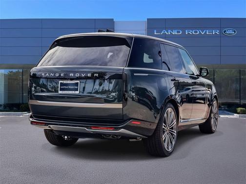 2026 Land Rover Range Rover P530 SE