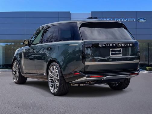 2026 Land Rover Range Rover P530 SE