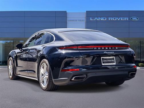 2025 Porsche Panamera 4