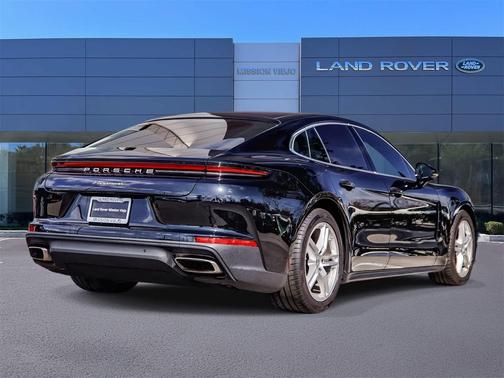 2025 Porsche Panamera 4