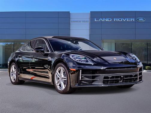 2025 Porsche Panamera 4