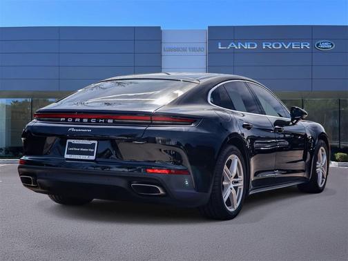 2025 Porsche Panamera 4