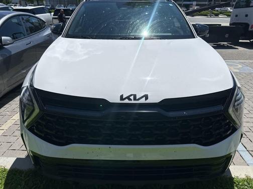 Glacial White Pearl 2025 Kia Sportage X-Line