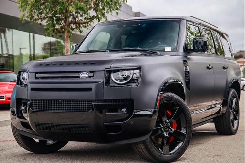 Santorini Black Metallic 2026 Land Rover Defender P400 X