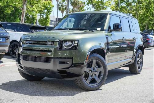 Woolstone Green Metallic 2026 Land Rover Defender P400 X-Dynamic SE