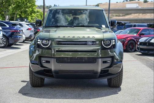 Woolstone Green Metallic 2026 Land Rover Defender P400 X-Dynamic SE