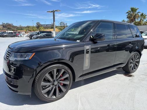 2024 Land Rover Range Rover P615 SV