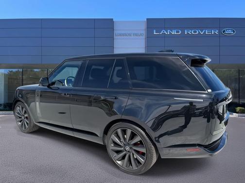 2024 Land Rover Range Rover P615 SV