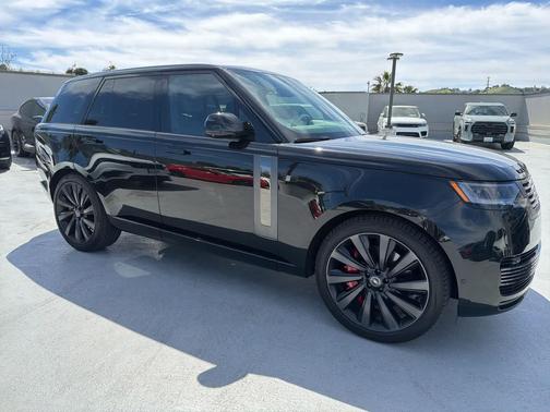 2024 Land Rover Range Rover P615 SV