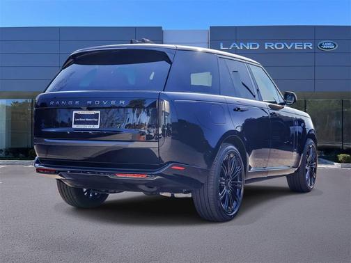 2026 Land Rover Range Rover P400 SE