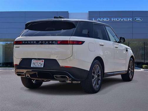 2025 Land Rover Range Rover Sport SE