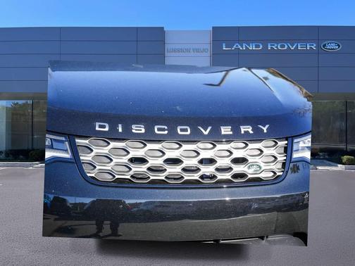 Santorini Black Metallic 2026 Land Rover Discovery S