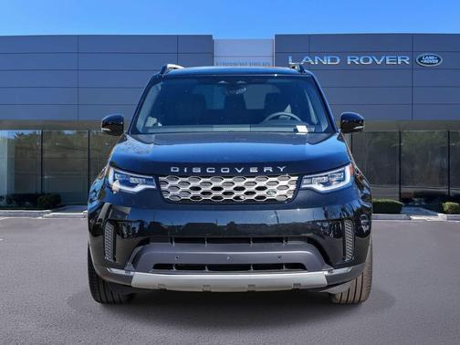 Santorini Black Metallic 2026 Land Rover Discovery S